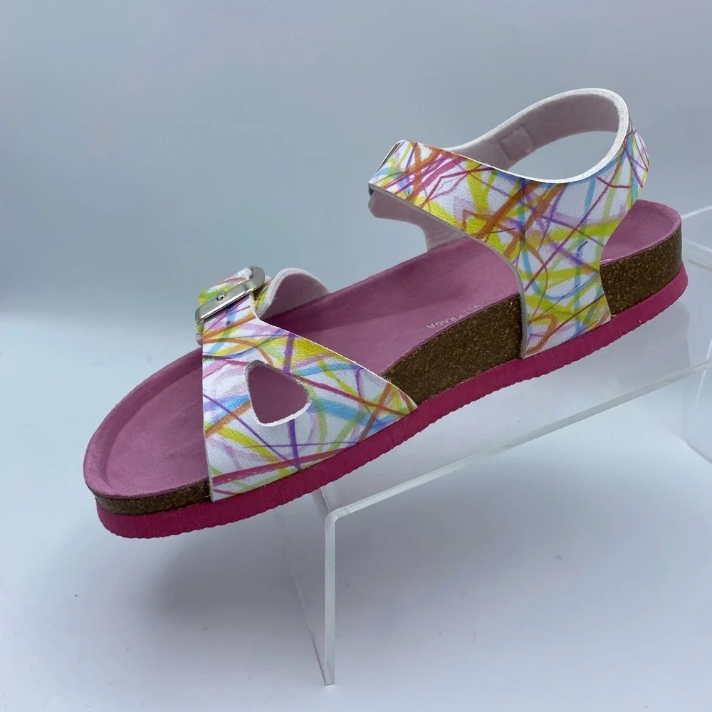 NWT. Agatha Ruiz de la Prada White/Pink Sandals. Size 2-2,5.